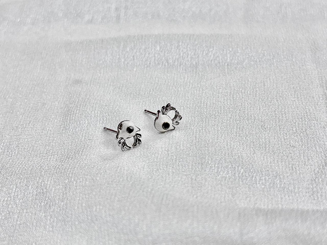 925 Sterling Silver Deer Motif Stud Earrings with Black Stone