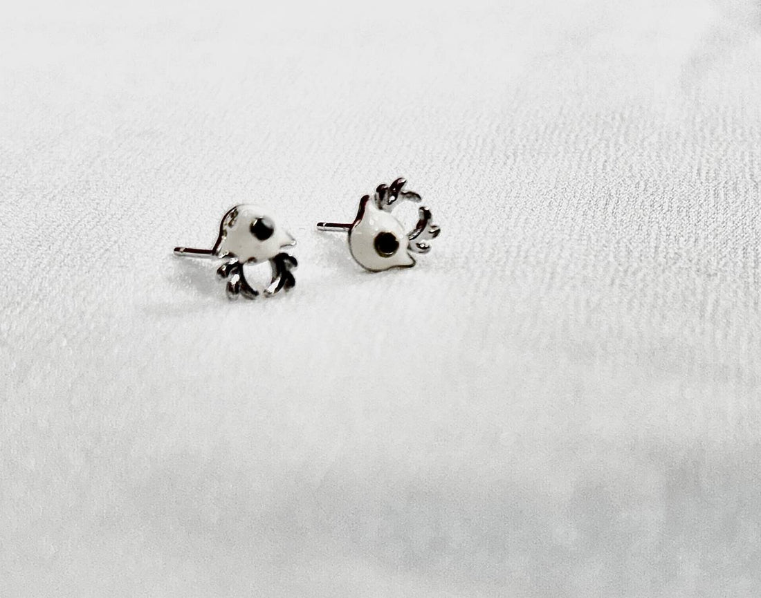 925 Sterling Silver Deer Motif Stud Earrings with Black Stone