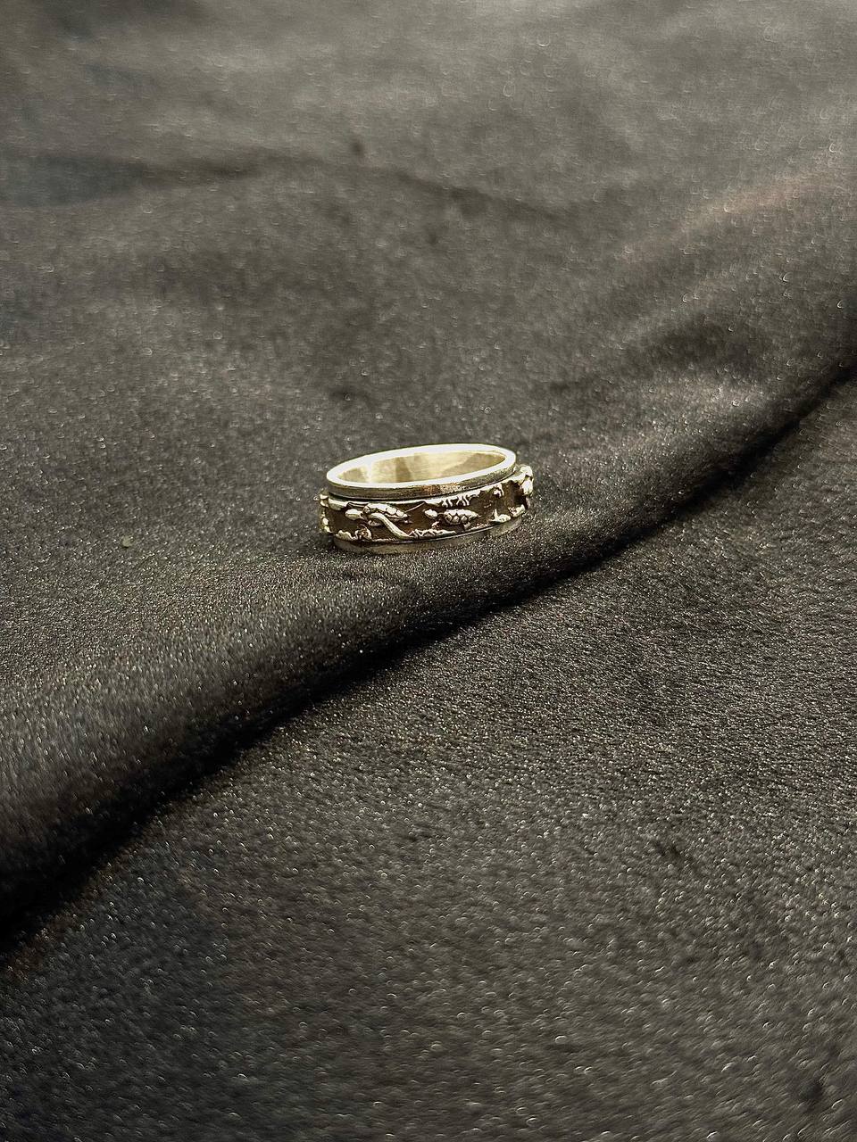 Rotating Heritage Silver Ring